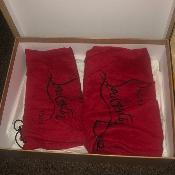 Red bottoms - Picture 7 of 7